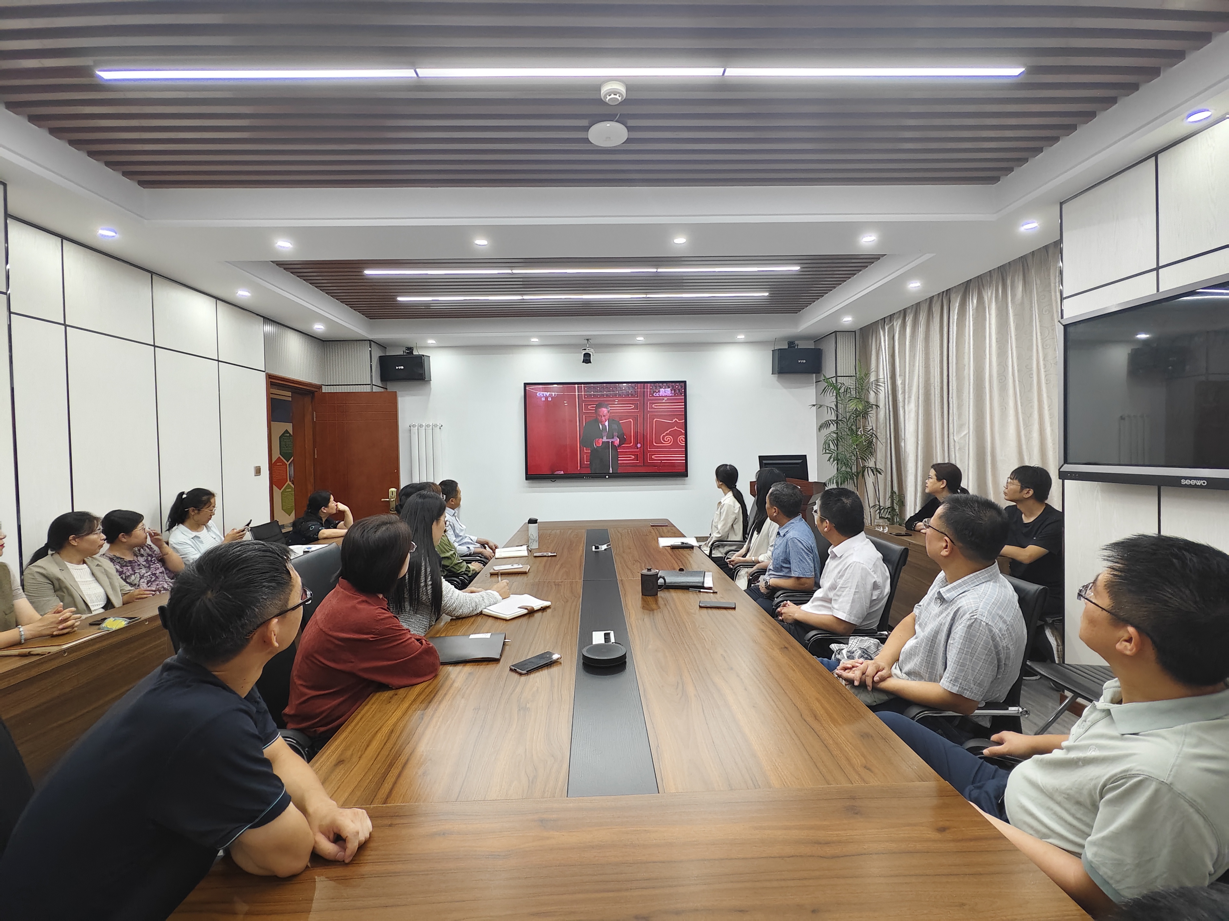 六合论坛
师生热议纪念中国人民抗日战争暨世界反法西斯战争胜利80周年大会